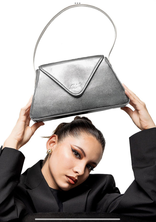 Bolsa insignia trapecio plateado