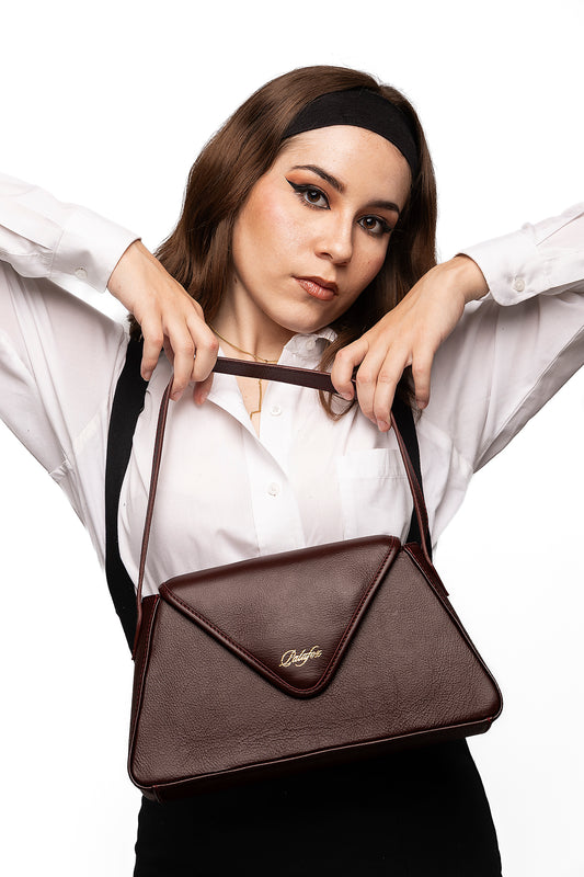 Bolsa insignia trapecio tinto